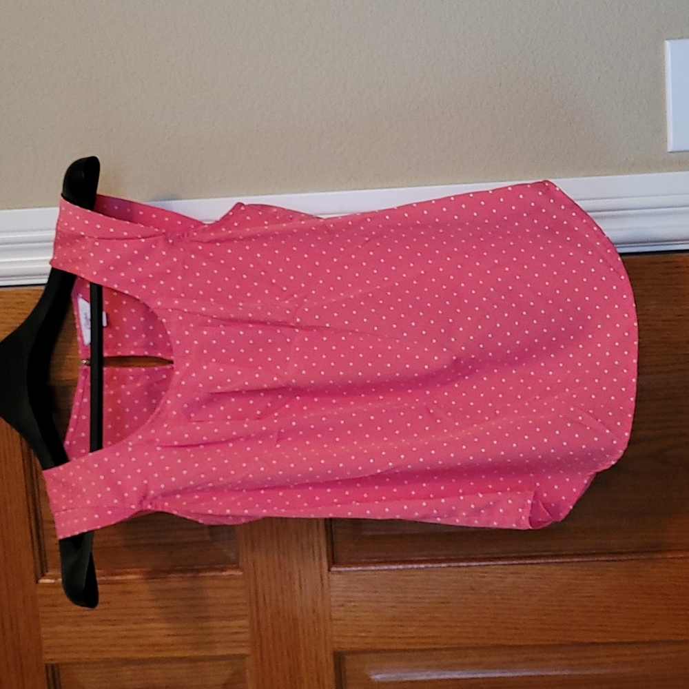 Women's pink shirt with cap sleeve
